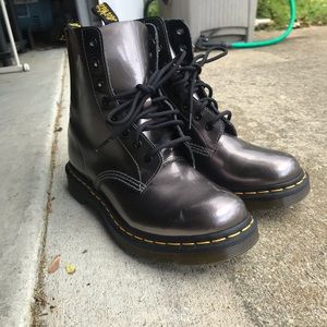Sz 7 Dr. Marten’s Gray/Silver Worn Twice